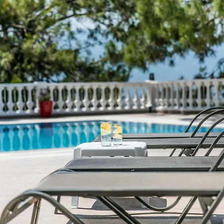 Lejlighedshotel Peninsula Pine Club Boutique &