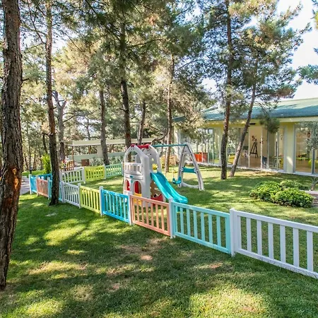 Peninsula Pine Club Boutique & Апарт-отель *