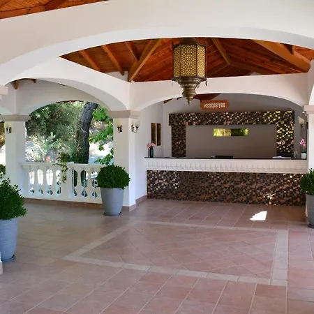 Peninsula Pine Club Boutique & *