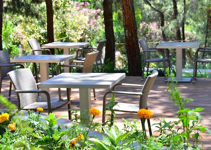 Peninsula Pine Club Boutique & * Kusadası