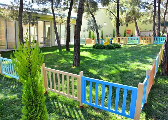 Peninsula Pine Club Boutique & * Kusadası