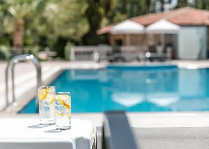 Peninsula Pine Club Boutique &