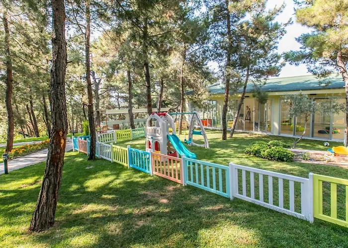 Peninsula Pine Club Boutique & Lejlighedshotel *