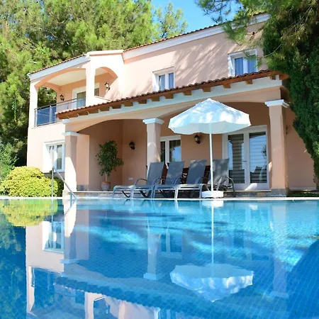 Peninsula Pine Club Boutique & *