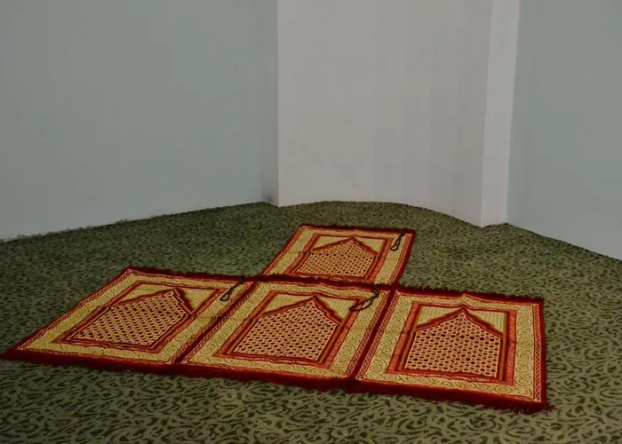 Peninsula Pine Club Boutique & - Islamic Concept *