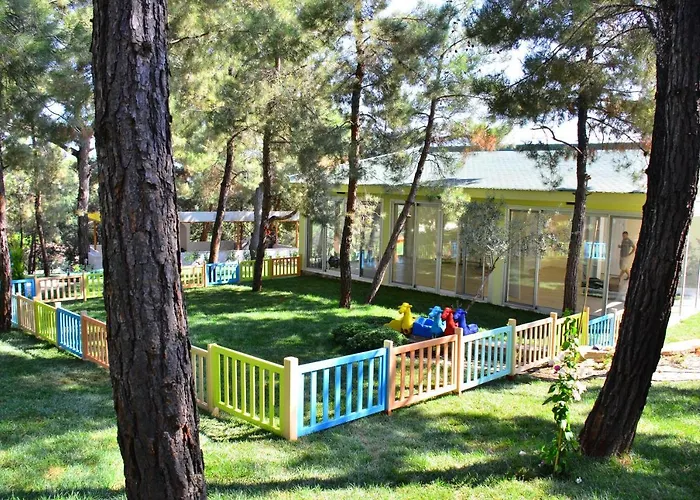 Peninsula Pine Club Boutique & - Islamic Concept Hotel de apartamente *