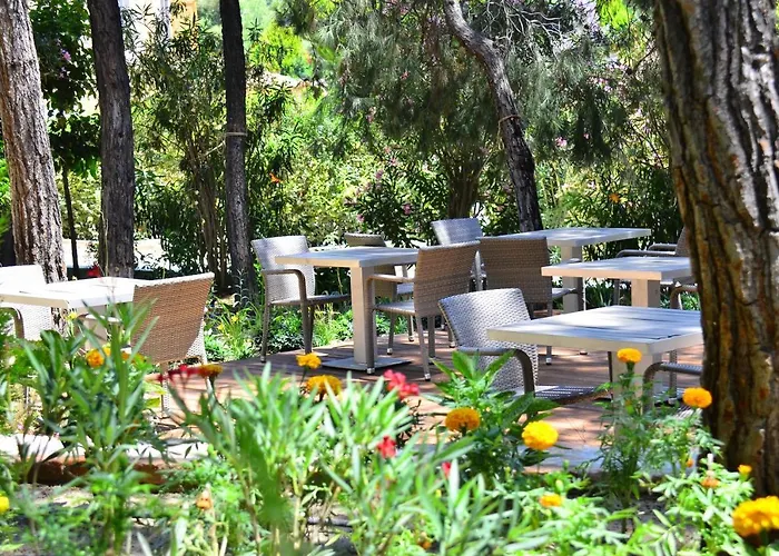 Peninsula Pine Club Boutique &