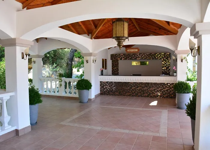 Peninsula Pine Club Boutique & - Islamic Concept *