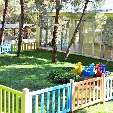 Aparthotel Peninsula Pine Club Boutique &