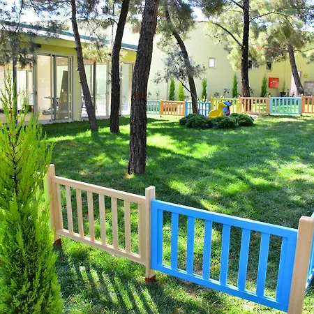 Peninsula Pine Club Boutique & * Kusadası