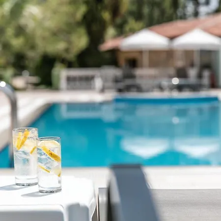 Peninsula Pine Club Boutique &